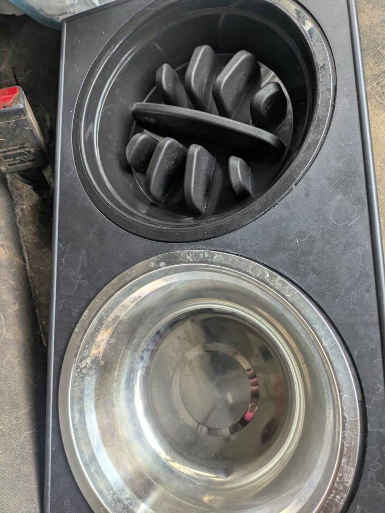 Slow feeder dog bowl