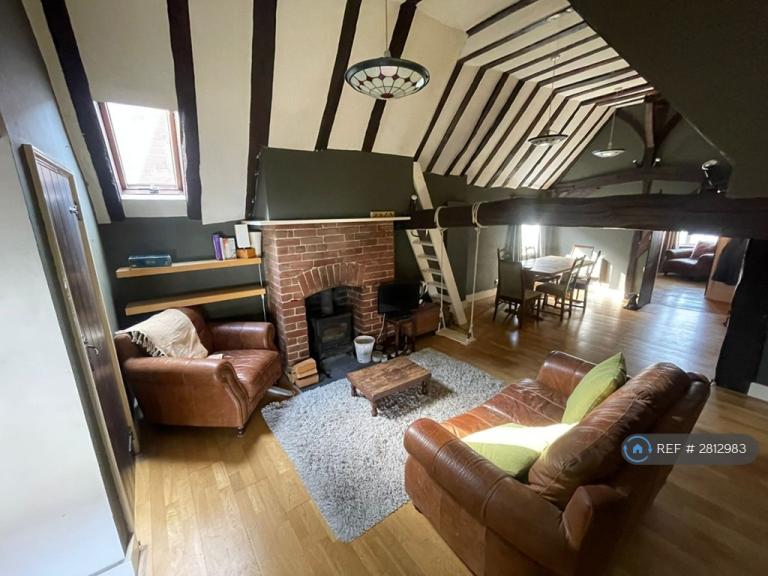 3 bedroom flat in Wincheap, Canterbury, CT1 (3 bed) (#2812983)