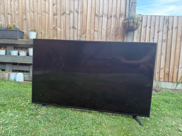 SAMSUNG 50 INCH TV