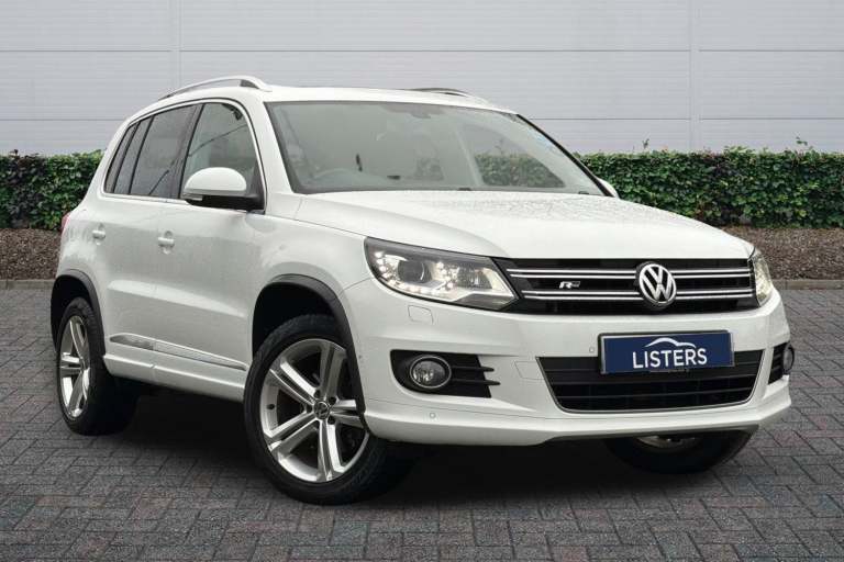 2015 Volkswagen Tiguan 2.0 TDi BlueMotion Tech R-Line 150 5dr [NAV] ESTATE DIESEL Manual