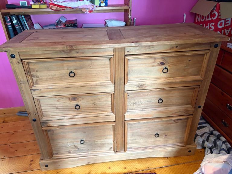 Chest of drawers 
