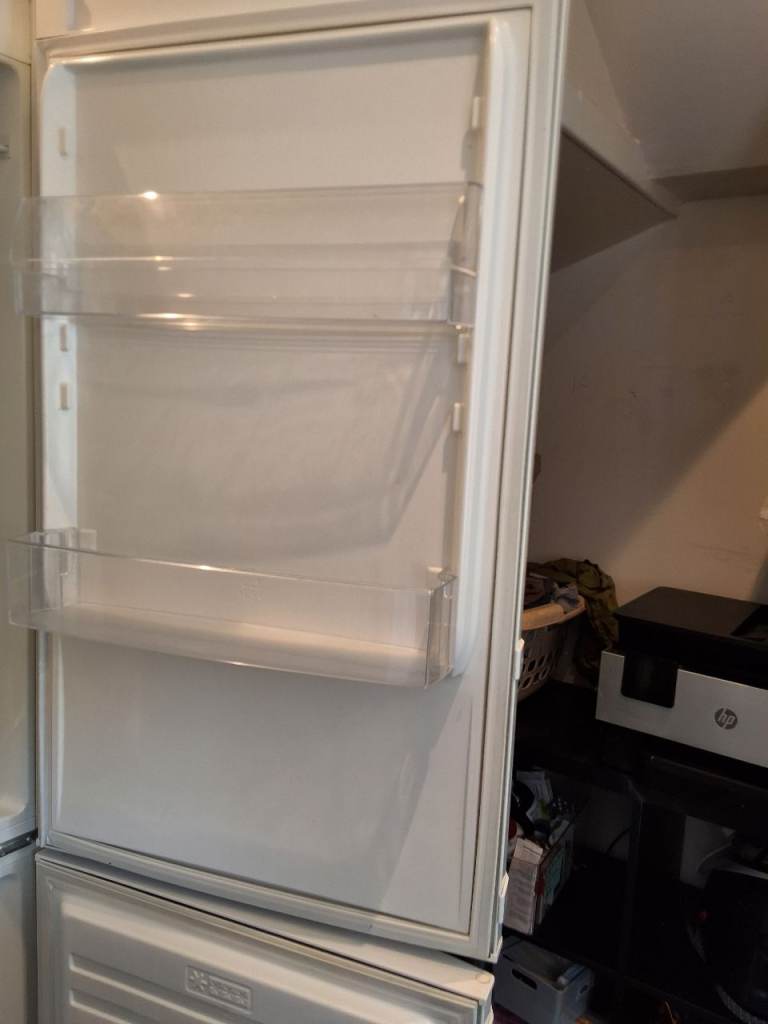 FRIDGE FREEZER FREE