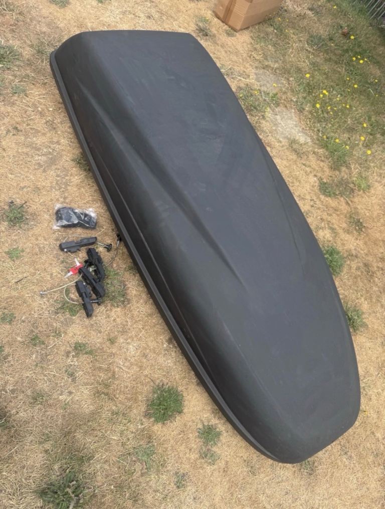 Genuine Dacia Roof Box 390 L. 75kg Dacia Accessories