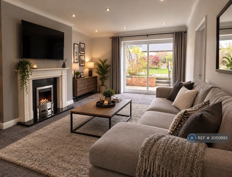 2 bedroom flat in Bishopgate House, Cheltenham, GL53 (2 bed) (#3050693)