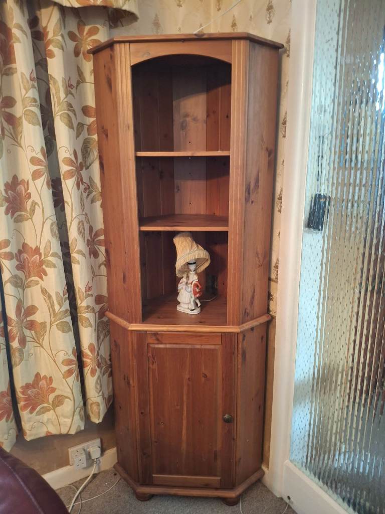 Wooden corner cabinets 