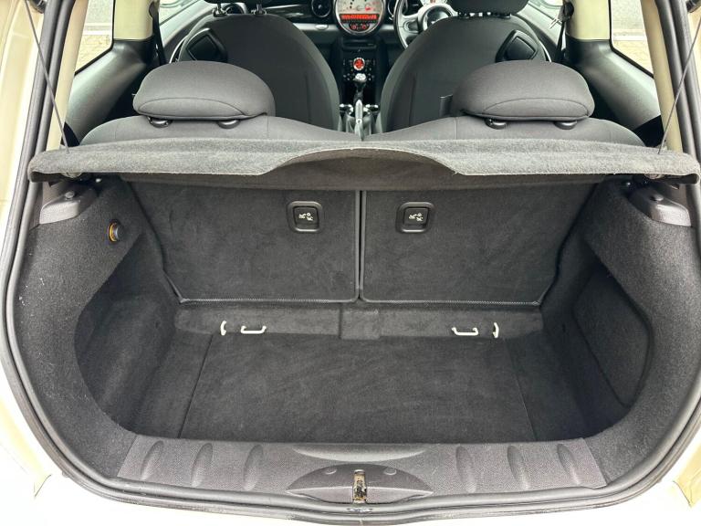 2011 MINI Hatch 1.6 Cooper Euro 5 (s/s) 3dr HATCHBACK Petrol Manual