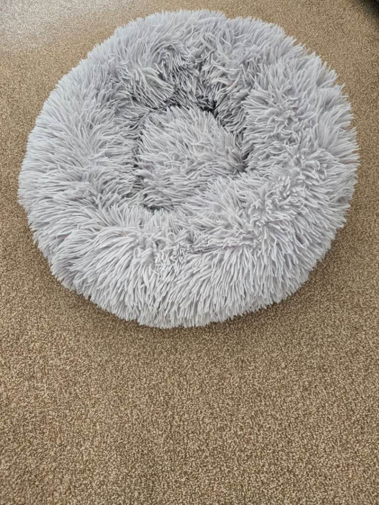 Small dog cat bed doughnut 