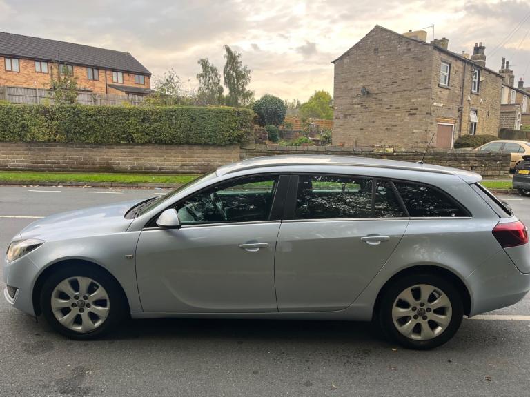 VAUXHALL INSIGNIA 2.0 CDTi ecoFLEX Design 5dr / HPI CLEAR / £35 TAX / LONG MOT