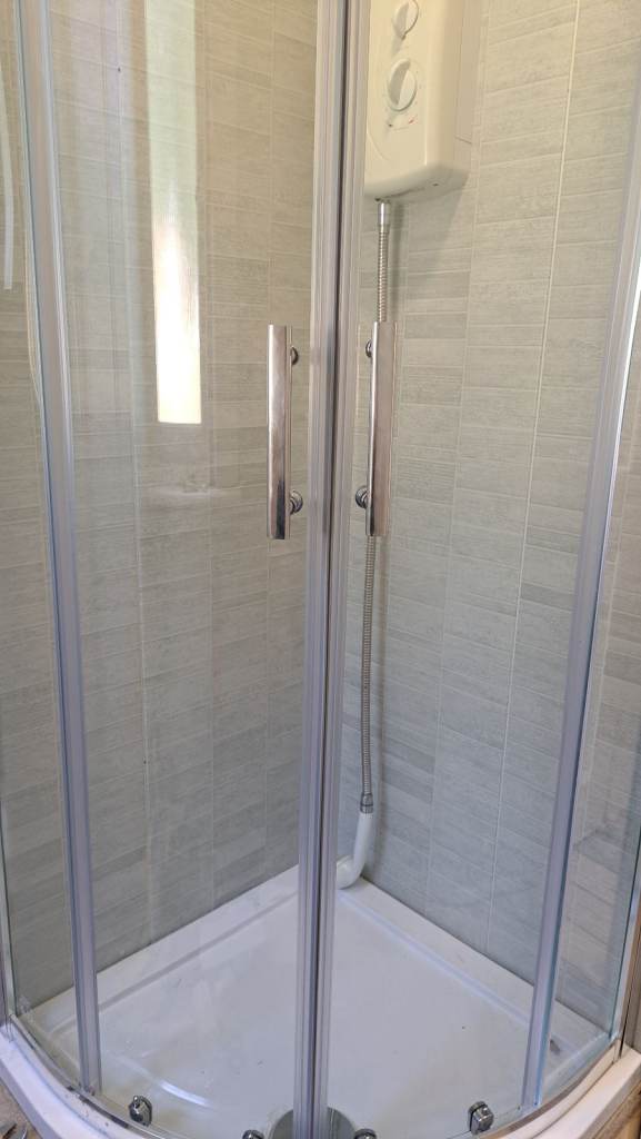 700 x 700 shower enclosure new. 
