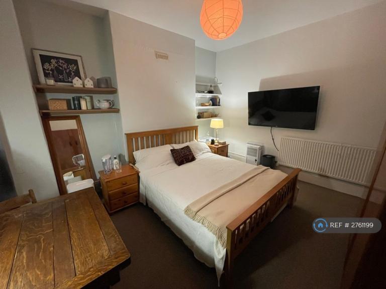 5 bedroom house in Arran St, Cardiff, CF24 (5 bed) (#2761199)
