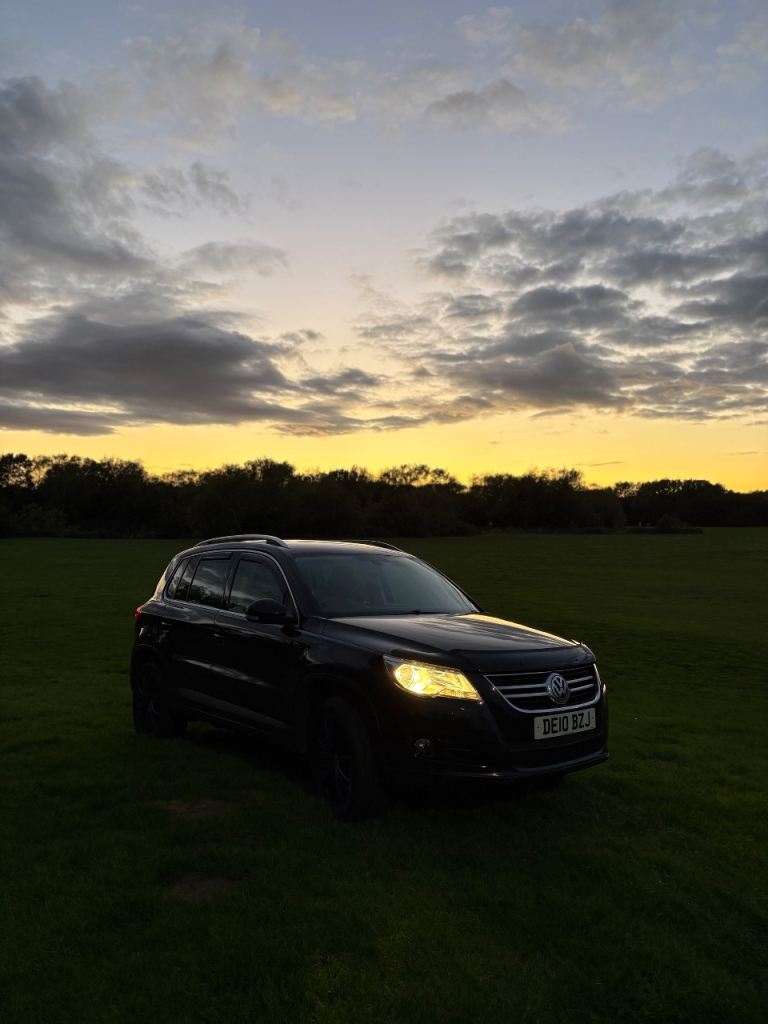 Volkswagen, TIGUAN, Estate, 2010, Manual, 1968 (cc), 5 doors