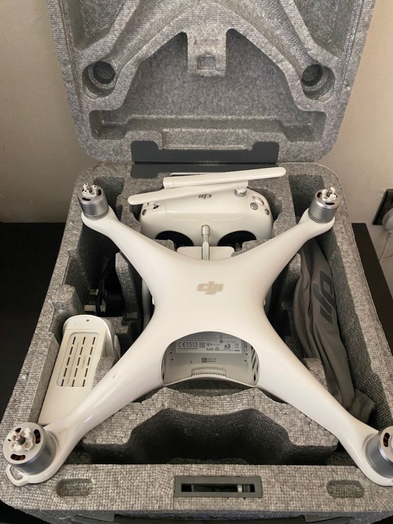 DJI Phantom 4 pro Drone with Remote and Case – Good Condition