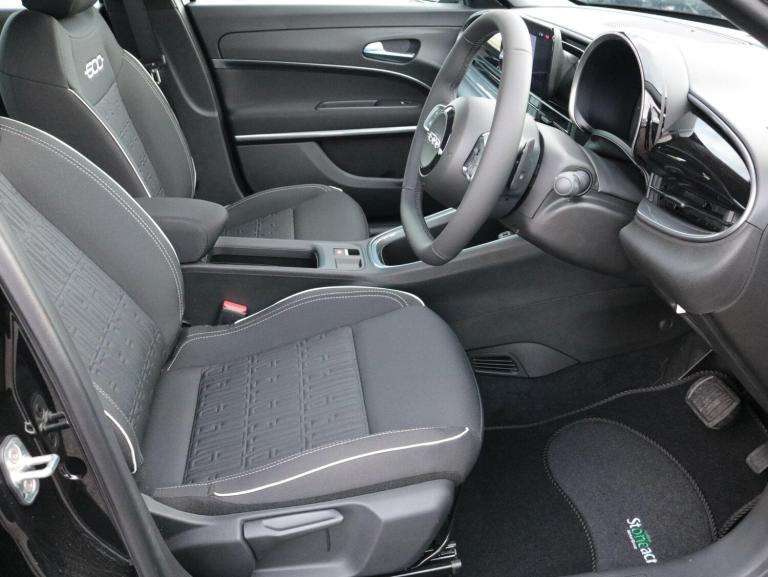 2025 Fiat 600 1.2 Hybrid 48V 136 5dr eDCT-6 HATCHBACK PETROL Automatic