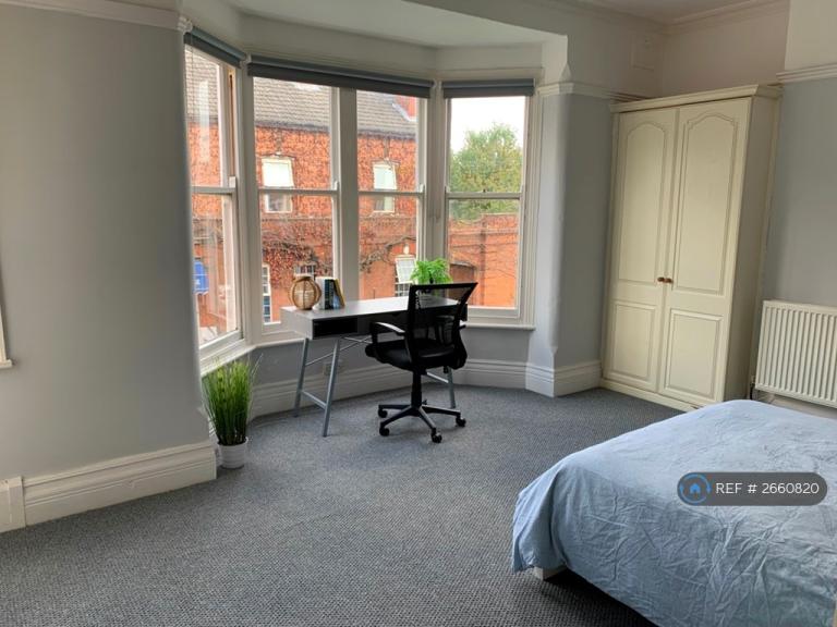 6 bedroom house in Daneshill Road, Leicester, LE3 (6 bed) (#2660820)