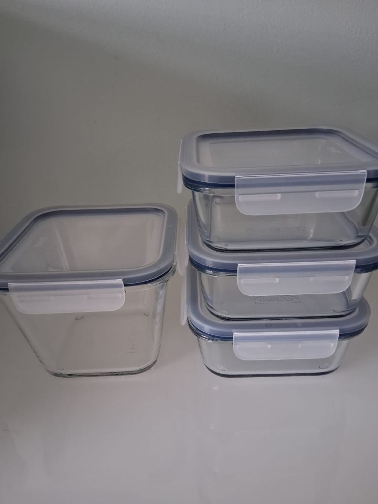 Kitchen glass storage
