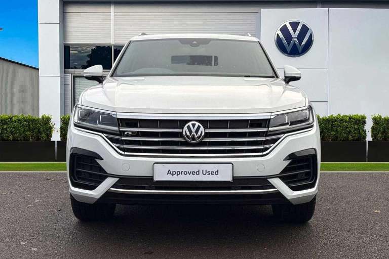 2018 Volkswagen Touareg 3.0 V6 TDI 4Motion R-Line Ã¢Â­Â14 way power adjustment, Innovation cockp...