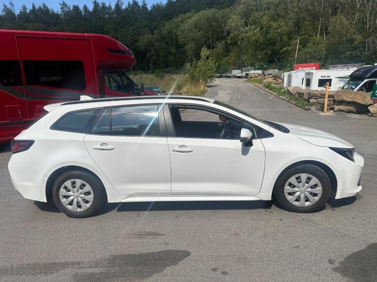 Toyota Corolla 1.8 VVT-i Hybrid Commercial Auto 2023 car derived van Hybrid