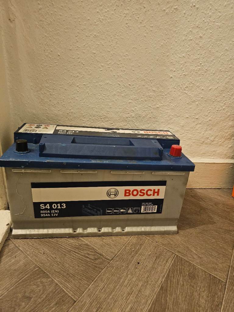 Car Baterry Bosch S4 013 12V 800A 95Ah fully charged 