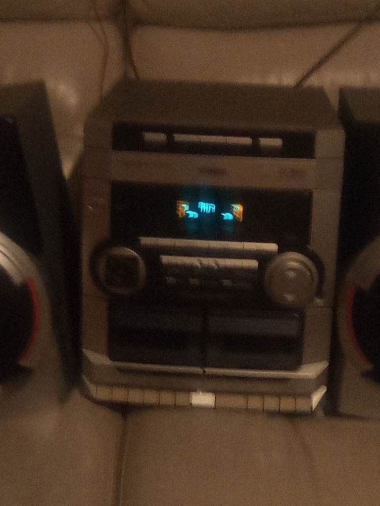 Phillips two tape deck 3 cd multi changer 