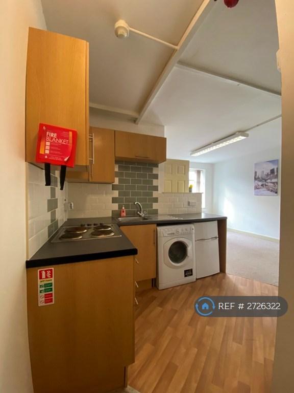 1 bedroom flat in King Street, Carmarthen, SA31 (1 bed) (#2726322)