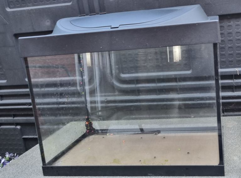 Tetra Aquarium Fish Tank with Lid – Fair Condition