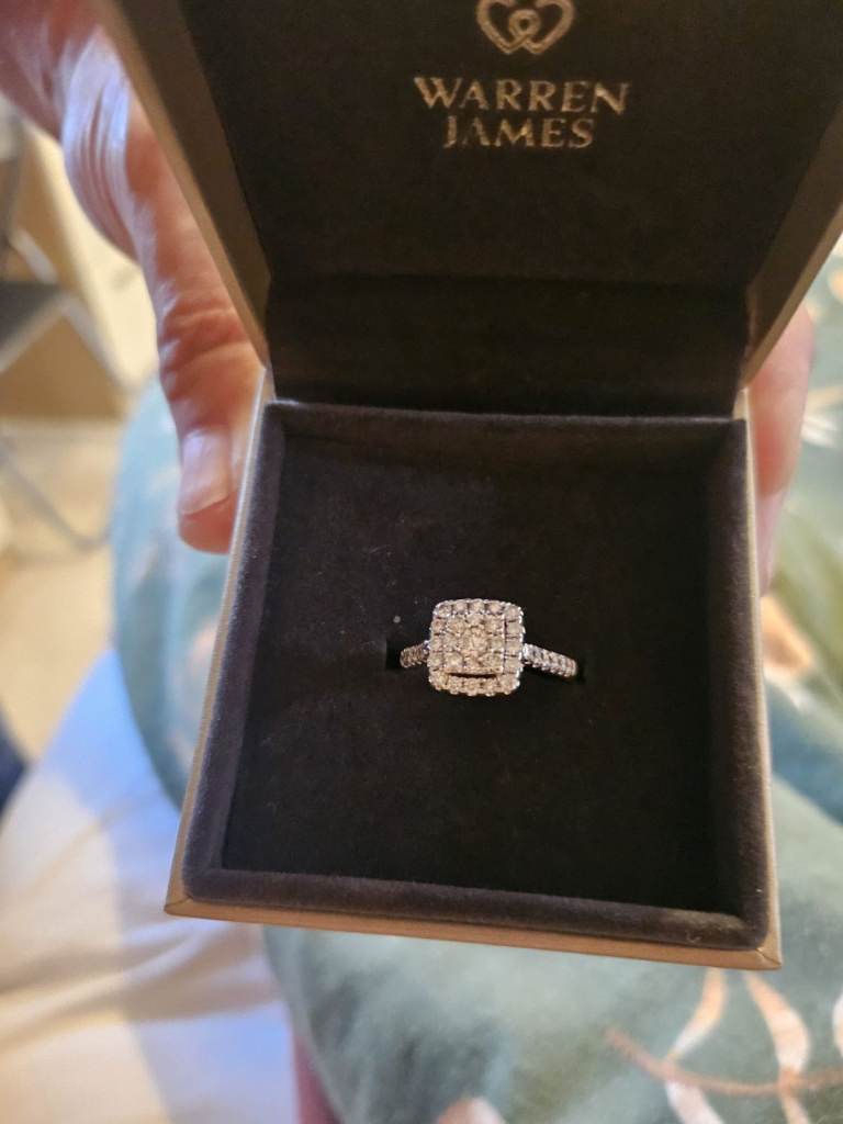 White gold size Q 1 carrot certified diamond ring good condition 