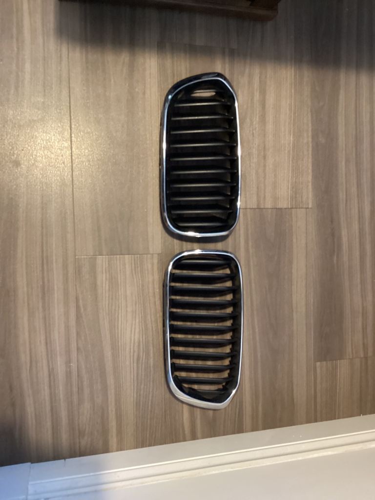 Genuine bmw 1 series grills and mirror caps to fit F20 and F21 models 