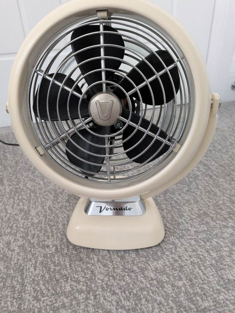 Vornado Desk Fan – Cream, As Good As New