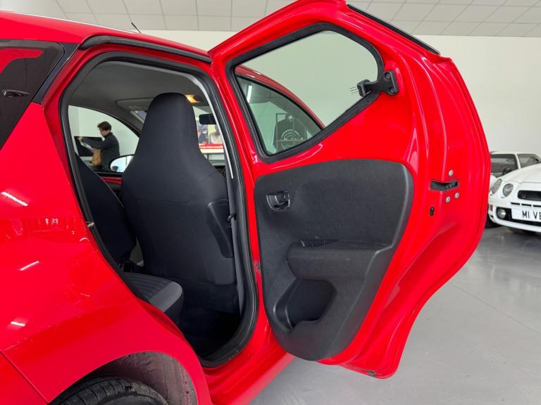 2019 Toyota AYGO 1.0 VVT-i x-play Euro 6 5dr HATCHBACK Petrol Manual