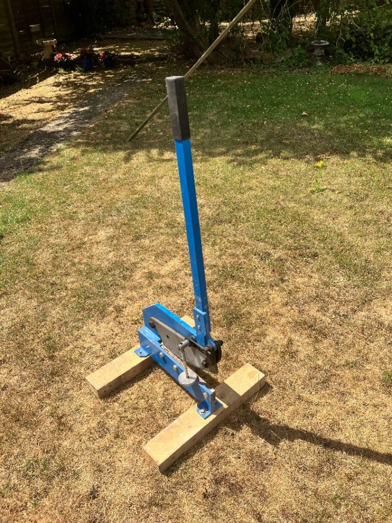 Sheet Metal cutting up to 2mm - Blue, Good Condition