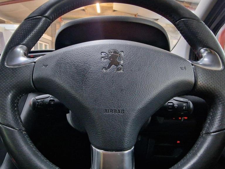 PEUGEOT 3008 1.6 HDi Allure Euro 5 5dr 2013