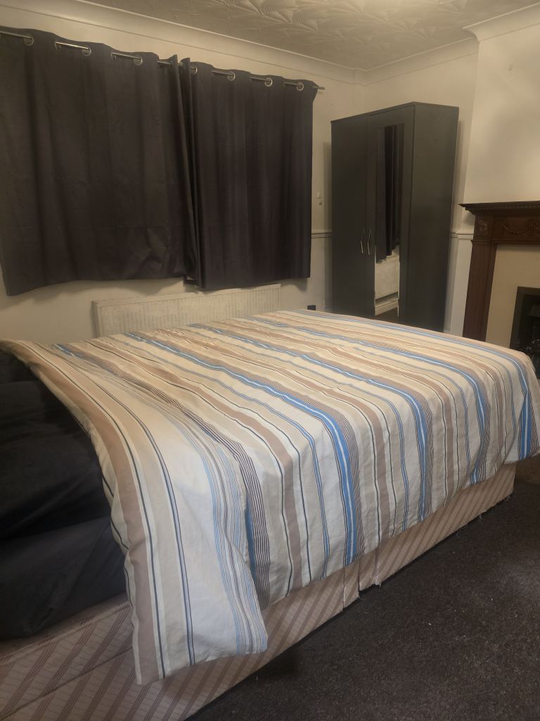 Large room to rent
