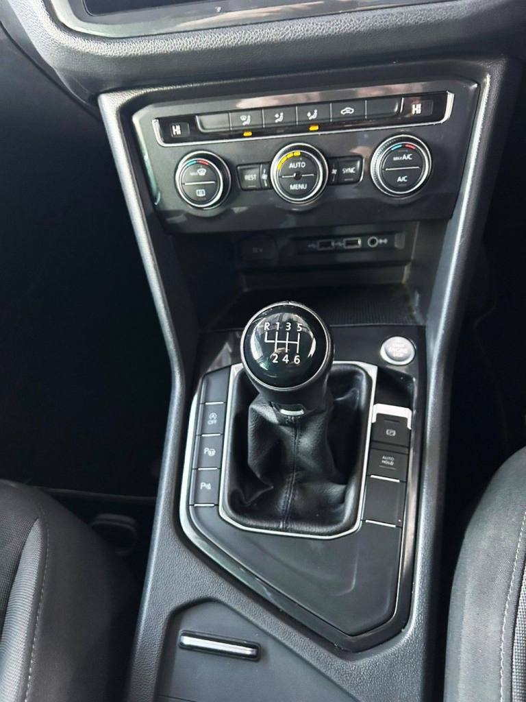 2019 Volkswagen Tiguan 2.0 TDI Match SUV 5dr Diesel Manual Euro 6 (s/s) (150 ps) 2 FORMER OWNERS ...