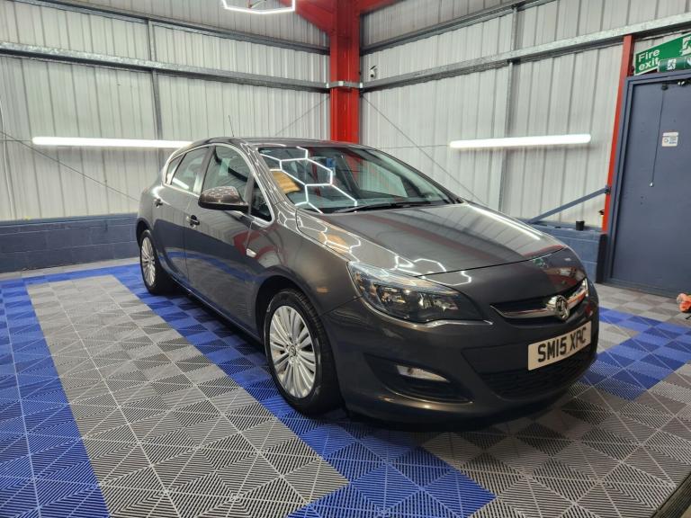 2015 Vauxhall Astra 1.6i 16V Excite 5dr HATCHBACK Petrol Manual