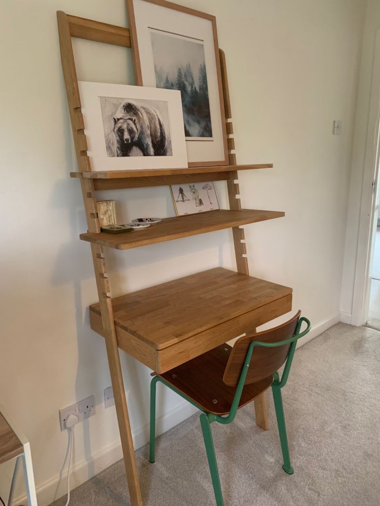 Oak leaning ladder desk