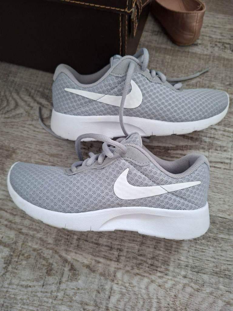 Grey Nike Running trainers - Used