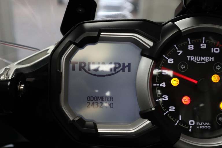 Triumph Tiger Explorer XRX. 2 Owners, Genuine Triumph Metal Side Boxes