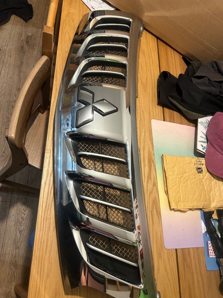 image for Series 5 L200 original chrome grille 