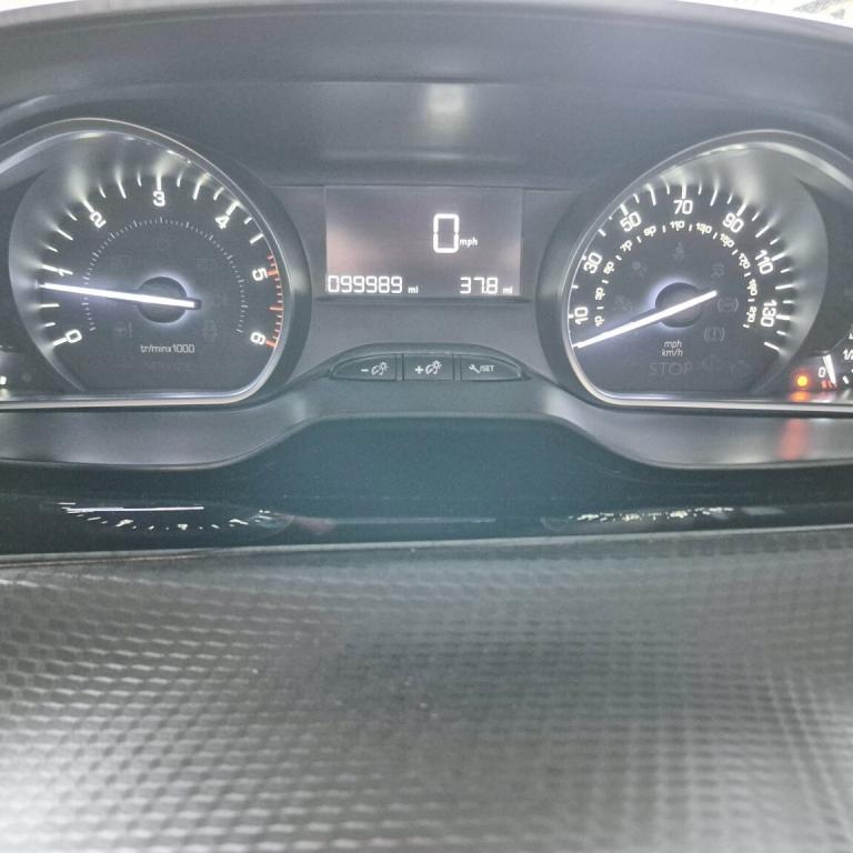 PEUGEOT 2008 1.6 BlueHDi Active 2017