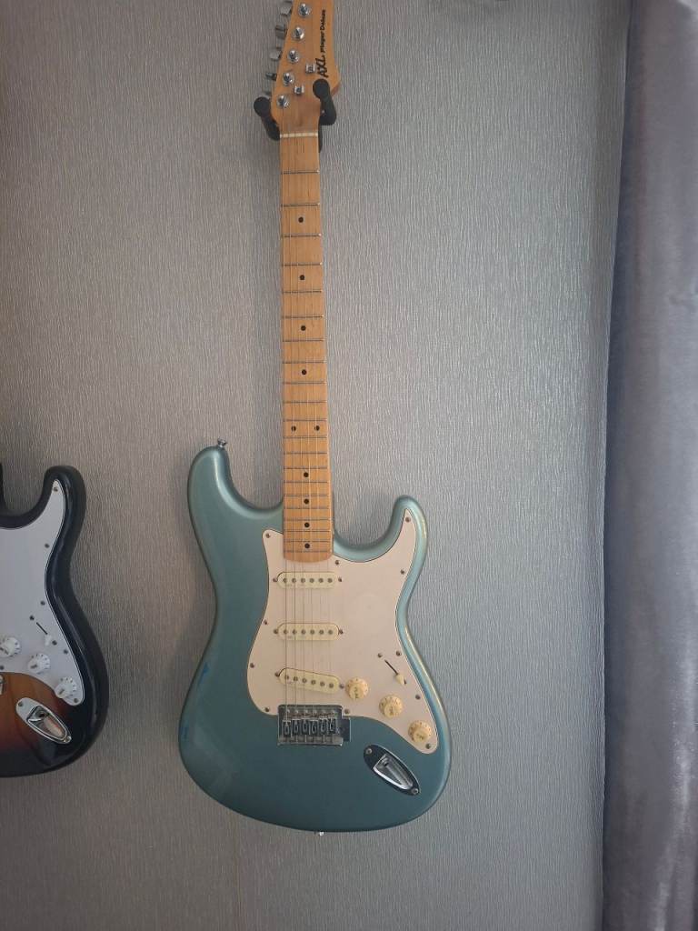 Axl guitar 