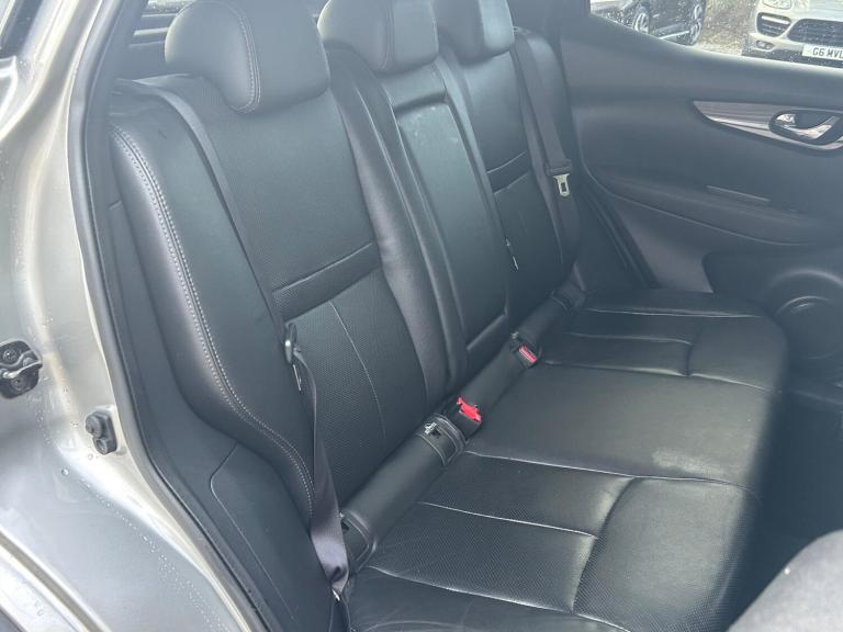 2014 Nissan Qashqai 1.6 dCi Tekna 5dr Xtronic HATCHBACK DIESEL Automatic