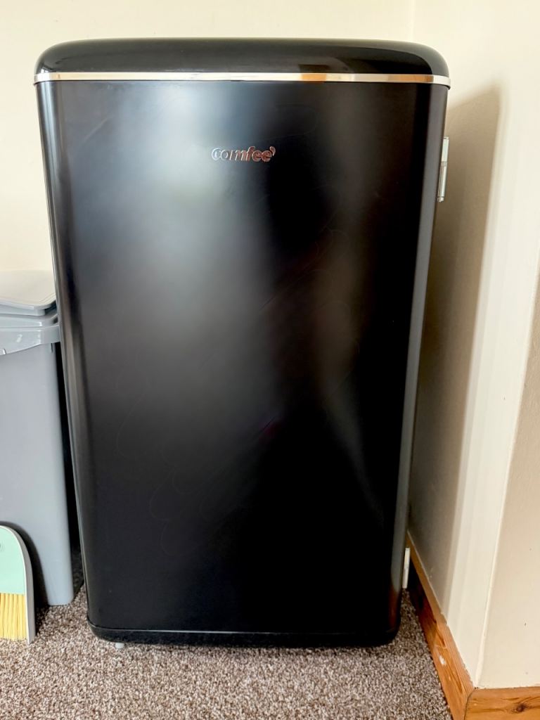 Comfee Mini Fridge in Black - Like new
