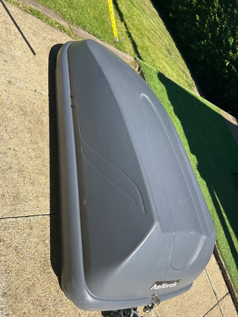 Car Roof Box (Halfords) 
