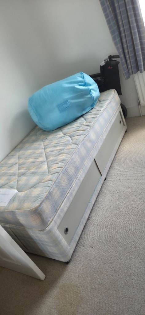 Single Divan Bed with Mattress – Good Condition