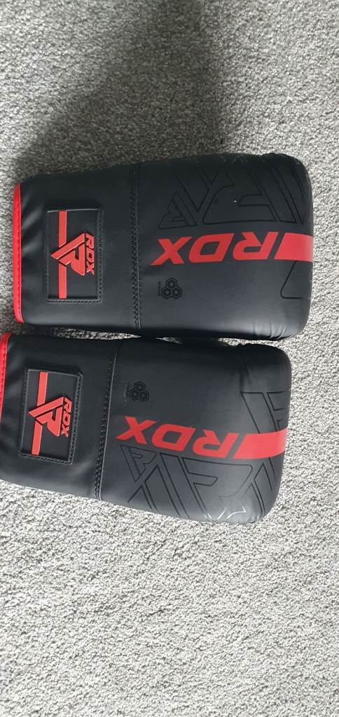 Boxing kickboxing MMA sparring gloves
