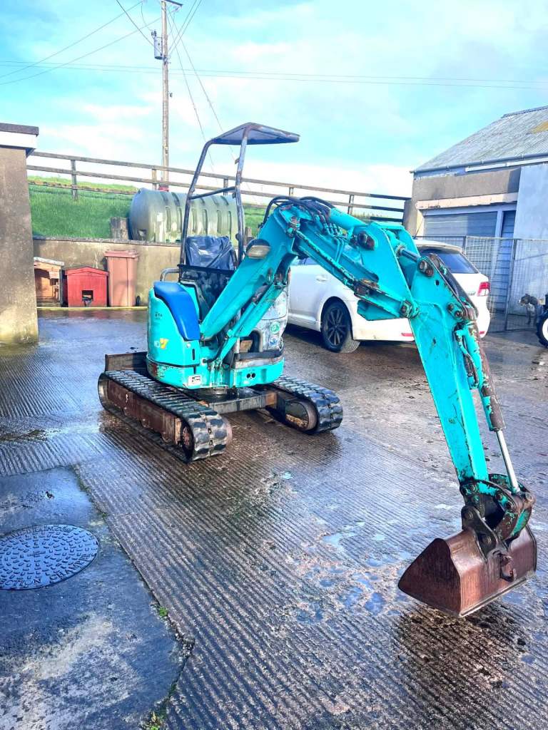 Ihi 10z mini digger Very tight wee digger 