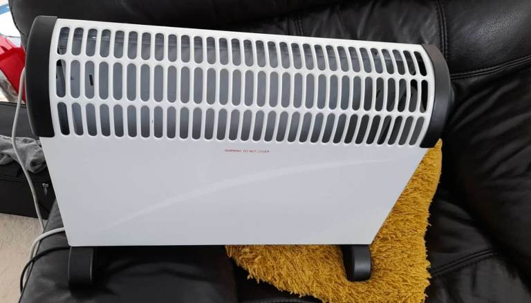 White Electric blow air Heater – Good Condition, can be shown working