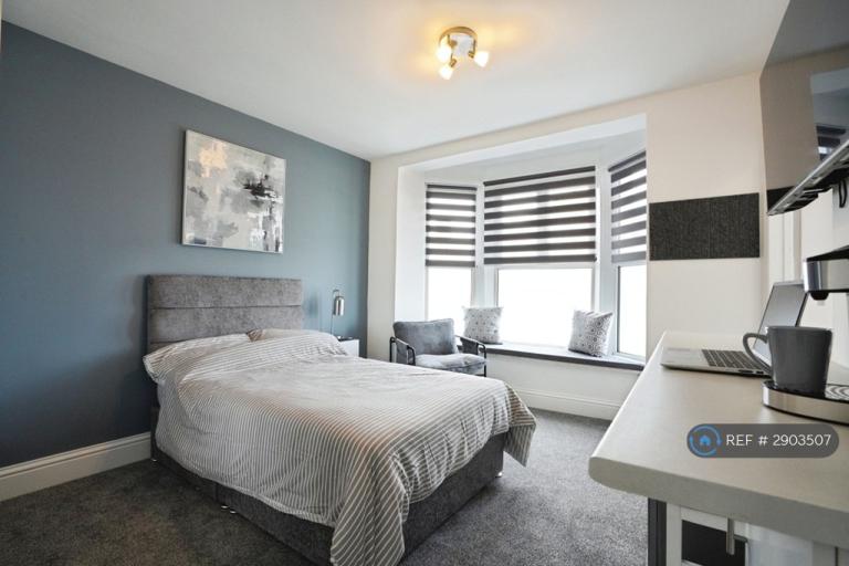 1 bedroom in Fore Street, Bugle, St. Austell, PL26 (#2903507)