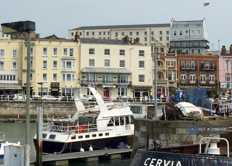 2 bedroom flat in Harbour Parade, Ramsgate, CT11 (2 bed) (#2996428)