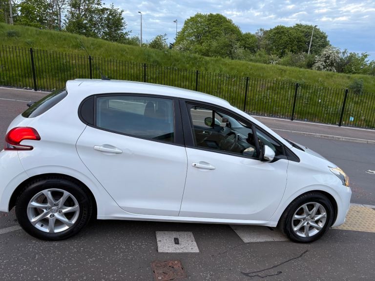 Peugeot, 208, Hatchback, 2017, Manual, 1199 (cc), 5 doors